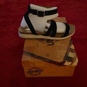 UNR8ED SIZE 7 BLACK